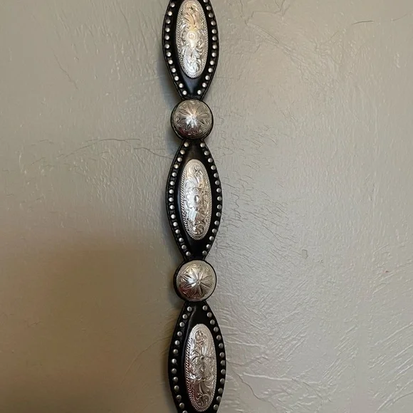 Vintage Tony Lama Black Leather and Silver Concho Women's Western Belt - Picture 2 of 4
